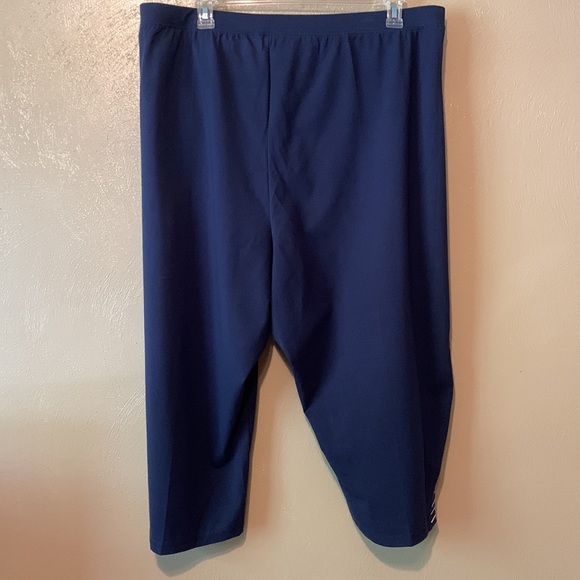 Catherine’s Suprema Collection size 6X navy stretchy Capris striped slits - Picture 3 of 5